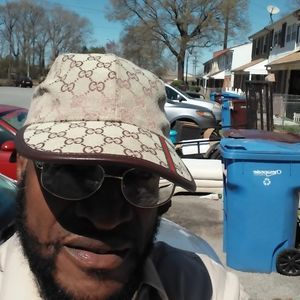 Meet your Posher, Eddie